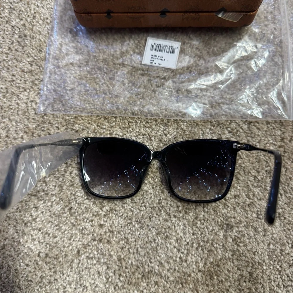 NEW MCM 58mm Gradient Rectangle Sunglasses black silver